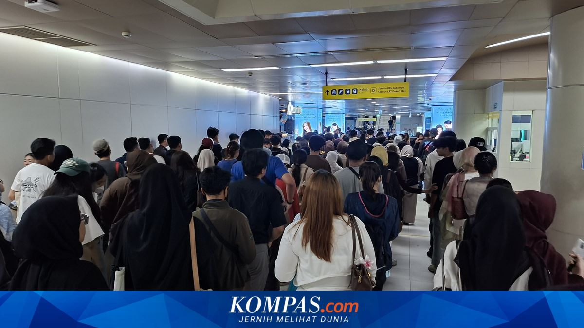 Stasiun MRT Dukuh Atas Dipadati Warga Usai HUT Jakarta, Antrean Mengular 100 Meter