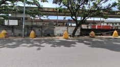 Usai Viral Jadi Parkir Liar, Trotoar Stasiun Batu Ceper Kini Dipasang Barrier Beton