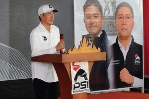Makna di Balik Baju PSI Jokowi, Pakar: Strategi Branding Wariskan Pengaruh Politik