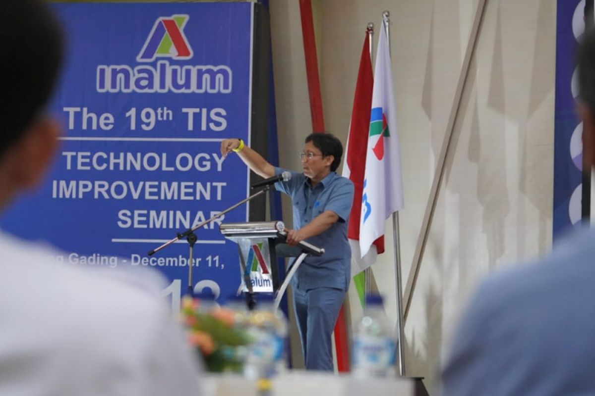 Budi Gunadi Sadikin, Direktur Utama Inalum menyampaikan arahan pada pembukaan TIS (Technology Improvement Seminar) ke-19 di Tanjung Gading, Selasa (11/12/18)