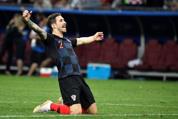 Bek Timnas Kroasia, Sime Vrsaljko, merayakan kemenangan timnya atas Inggris pada semifinal Piala Dunia 2018 di Stadion Luzhniki, 11 Juli 2018. Per 1 Agustus 2018, Vrsaljko pindah ke Inter Milan dengan status pinjaman dari Atletico Madrid. 