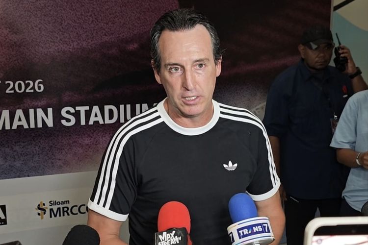 Unai Emery Takjub Atmosfer SUGBK, Puji Taktik Indonesia All Stars