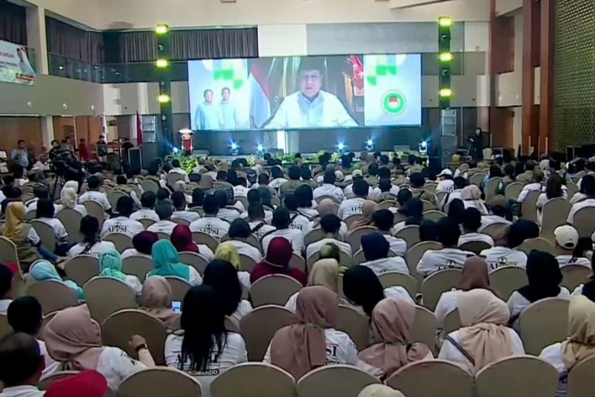 Calon presiden (capres) nomor urut 2 Prabowo Subianto menerima dukungan dari Asosiasi Pedagang Pasar Seluruh Indonesia (APPSI) yang dideklarasikan saat menggelar Rapat Kerja Nasional (Rakornas) 2023 di Semarang, Jawa Tengah (Jateng), Selasa (19/12/2023).