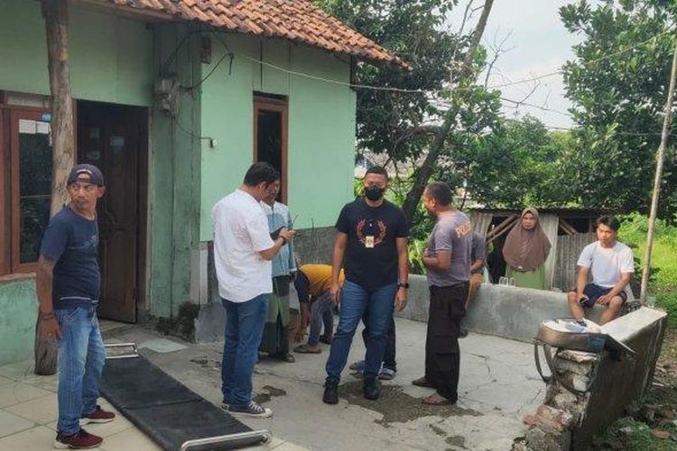 Lokasi anak aniaya ayah hingga meninggal dunia di Kampung Krmares, Desa Kutapohaci, Kecamatan Ciampel, Karawang, Jawa Barat 
