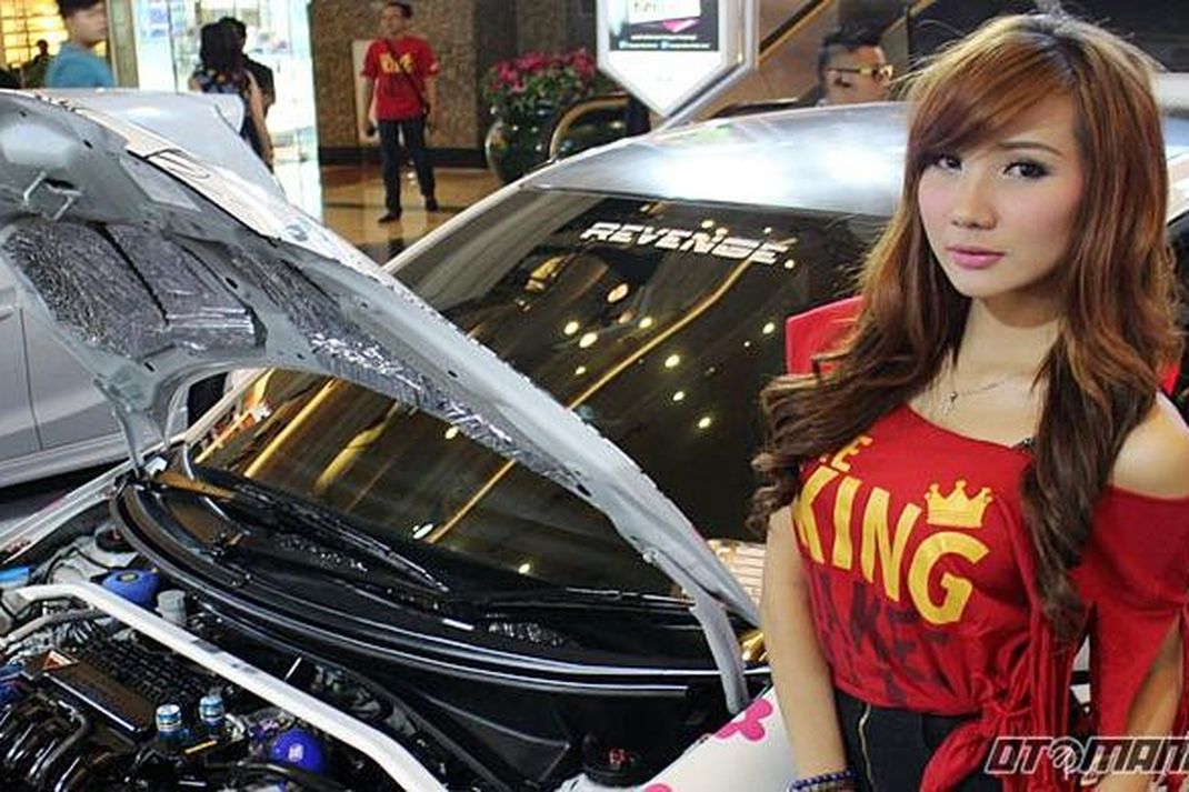 Cewek-cewek Honda Jazz Tunning Contes 2015