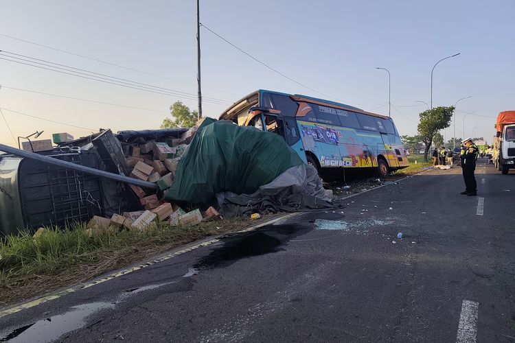 Kecelakaan Beruntun di Akses Suramadu, 2 Korban Tewas Pasangan Suami Istri