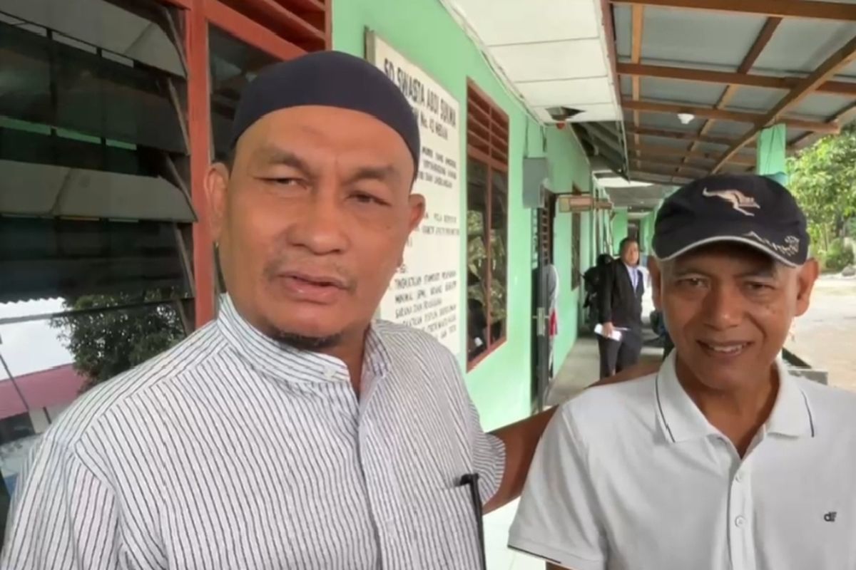 Guru SD di Medan Diskors Usai Video Hukum Muridnya Belajar di Lantai Viral