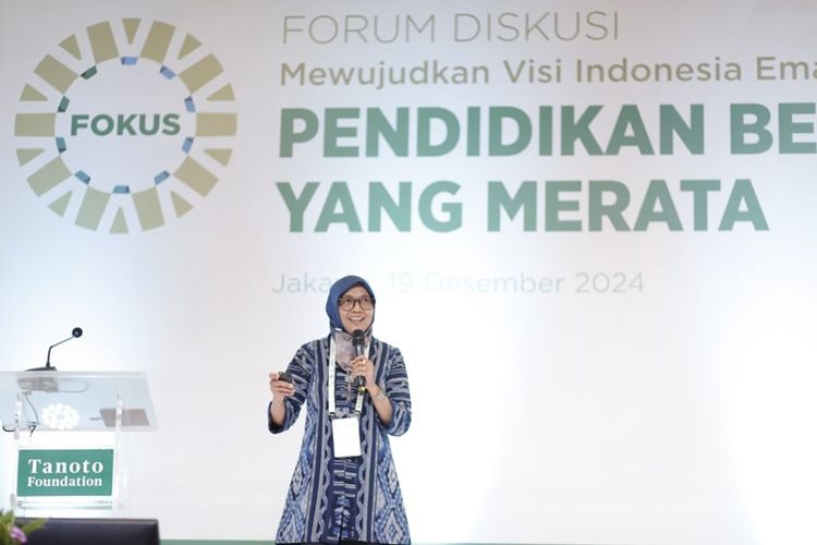 Associate Professor University of Canberra Sitti Maesuri dalam Forum Diskusi Pendidikan Dasar (Fokus) 2024 yang diinisiasi oleh Tanoto Foundation di Nine Ballroom UOB Plaza, Jakarta, Kamis (19/12/2024