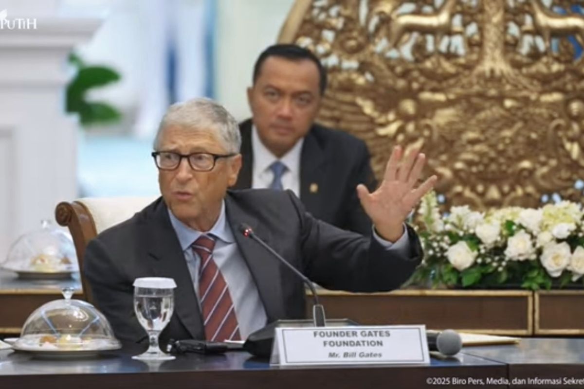 Pendidikan Microsoft sekaligus Founder Gates Foundation, Bill Gates saat memberikan sambutan pada pertemuan dengan Presiden Prabowo Subianto, sejumlah menteri Kabinet Merah Putih dan pengusaha Indonesia di Istana Merdeka, Jakarta, Rabu (7/5/2025).