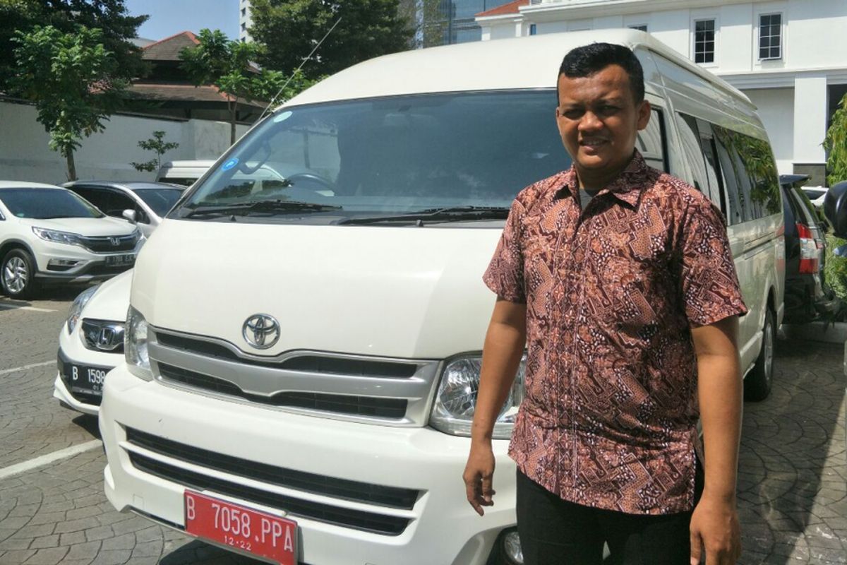 Elevon Rahmadan, salah satu pengemudi hiace di Balai Kota DKI Jakarta. 