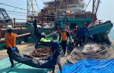 Maut di Atas Laut, 6 Nelayan KM SK Mariana Meninggal di Kapal, 21 ...