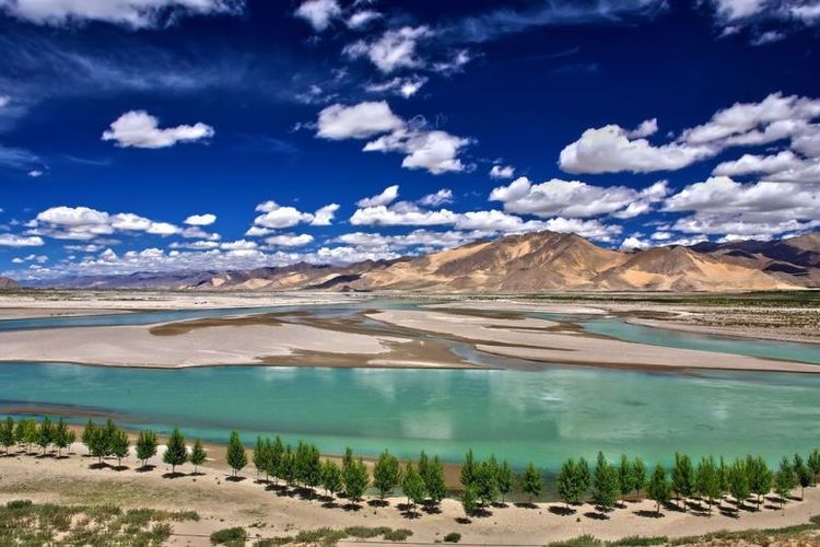 Sungai Yarlung Tsangpo, Tibet.