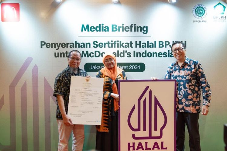 McDonald's Indonesia raih sertifikat sepanjang masa dari BPJPH Kementerian Agama.