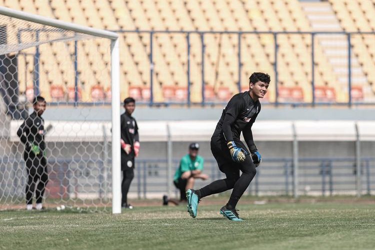 Kiper PS Sleman Ady Satryo mendapat panggilan pemusatan latihan (TC) timnas Indonesia per Senin (3/5/2021) untuk persiapan kualifikasi Piala Dunia 2022 Qatar. 