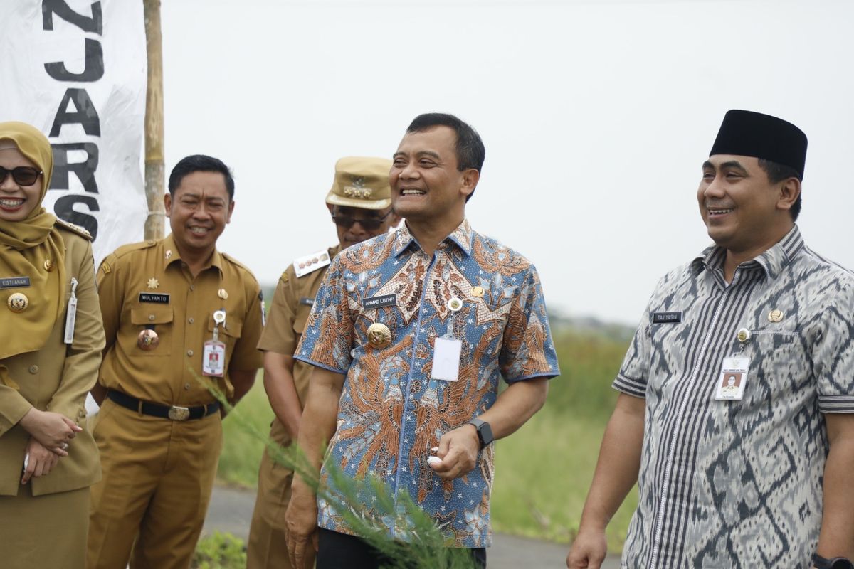 Gubernur Jawa Tengah (Jateng) Ahmad Luthfi dan Wakil Gubernur (Wagub) Jateng Taj Yasin Maemoen genap memimpin Jateng selama satu tahun sejak dilantik pada Kamis (20/2/2025).