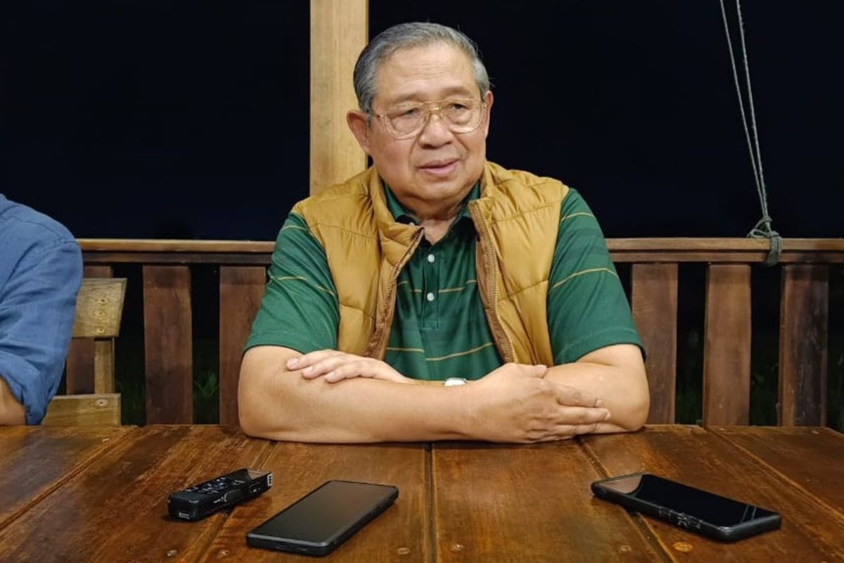 Susilo Bambang Yudhoyono di Rumah Makan Warunge Dewek Baturraden, Purwokerto.