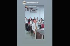 Video Mahasiswa Menyanyikan 