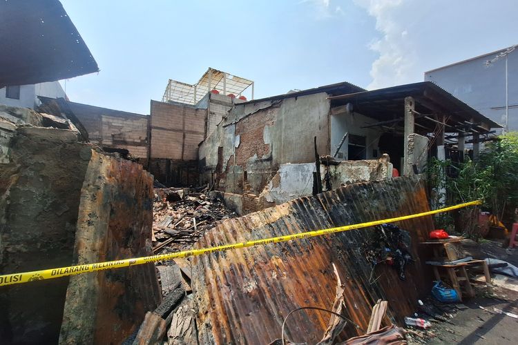 Dua Rumah Ludes Saat Kebakaran di Pademangan Jakut
