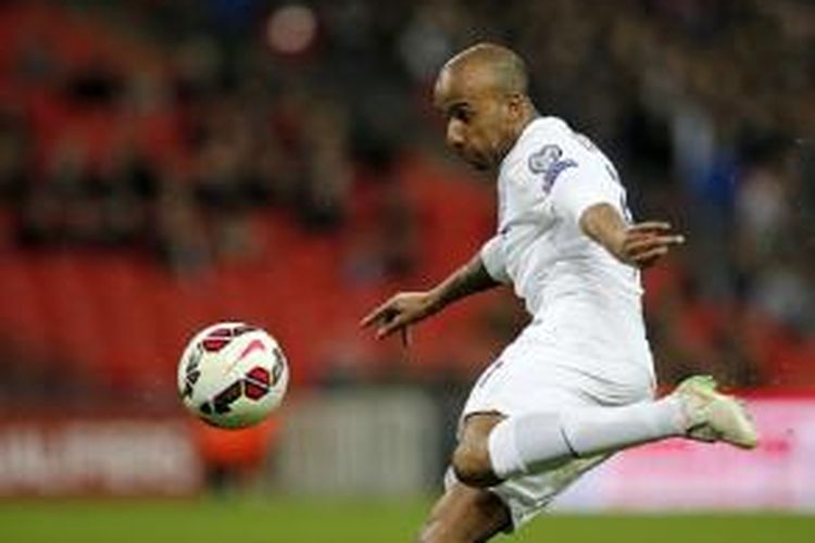 Gelandang Aston Villa asal Inggris, Fabien Delph.