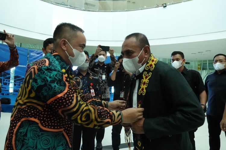 Gubernur Sumut Edy Rahmayadi memenuhi undangan dari Presiden Indonesia Joko Widodo untuk hadir di Ibu Kota Negara (IKN) Nusantara di Kalimantan Timur.