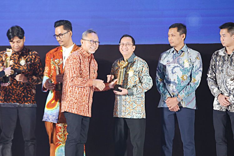 APP Group Raih Penghargaan Primaniyarta 
