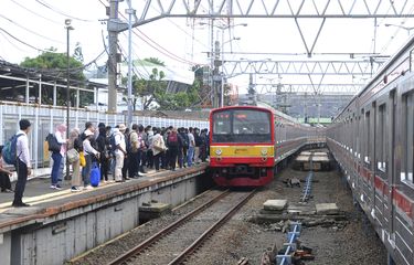Jumlah penumpang KRL Jabodetabek tembus 18.9 Juta orang pada Juli 2022.