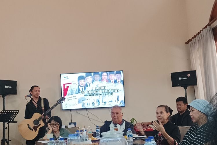 Para wartawan senior saat bedah buku 79 Kisah di Balik Liputan Istana Era Soeharto sampai Jokowi di kawasan Kebayoran Baru, Jakarta Selatan, Kamis (6/3/2024).