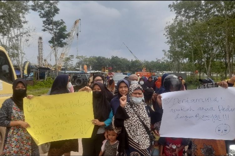 Ibu-ibu di Jambi Protes Pertamina, Pengeboran Bikin Rumah Retak dan Serangan Jantung