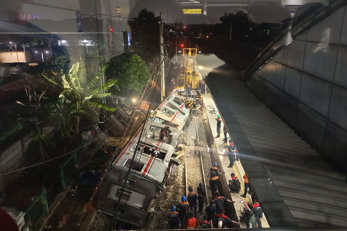 Duka Perkeretaapian: Dua Kecelakaan Kereta Hampir Bersamaan di Bekasi