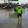 Banjir di Jalan Raya Kaligawe Semakin Tinggi, Arus Lalu Lintas Lumpuh Total