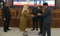 Sah, DPRD Kota Semarang Tetapkan Raperda Perubahan APBD 2024 Jadi Perda, Mbak Ita: Alhamdulillah Tepat Waktu