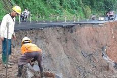 Ruas Jalan di Brebes Longsor, Arus Lalu Lintas Terganggu