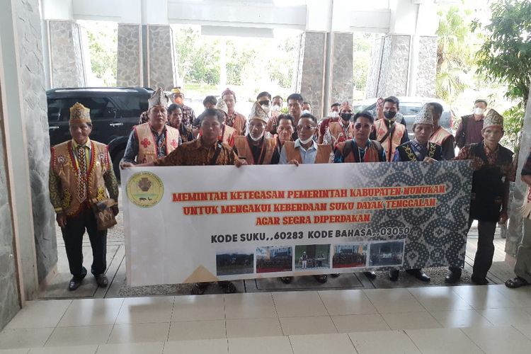 Perwakilan MHA Dayak Tenggalan datangi gedung DPRD Nunukan Kaltara mempertanyakan nihilnya etnies mereka dalam Perda 16 tahun 2018 tentang pemberdayaan masyarakat adat