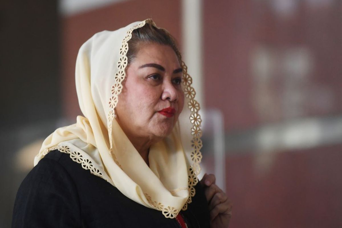 Wali Kota Semarang Hevearita Gunaryanti Rahayu bersiap menjalani pemeriksaan di gedung Merah Putih KPK, Jakarta, Kamis (1/8/2024). Wali Kota Semarang tersebut diperiksa terkait kasus dugaan korupsi pengadaan barang dan jasa di lingkungan Pemkot Semarang. ANTARA FOTO/Akbar Nugroho Gumay/rwa.