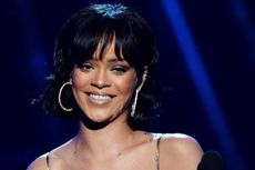 Reaksi Rihanna soal Rumor Kedekatan Chris Brown dan Agnez Mo