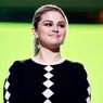 Mengaku Single, Selena Gomez Tepergok Gandeng Tangan Drew Taggart di New York