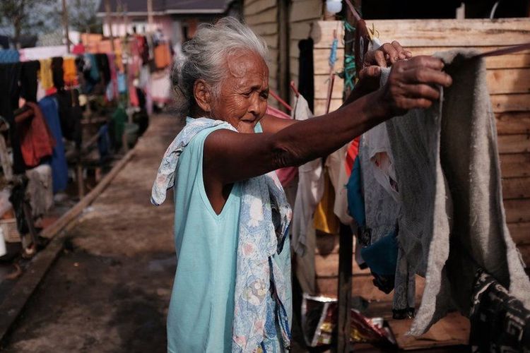 Selain Kubu Raya, Mempawah di Kalimantan Barat juga menjadi langganan banjir rob, bahkan abrasi terus-menerus mengubah garis pantai. 