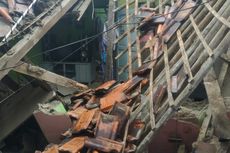 Satu Rumah di Cipayung Depok Roboh akibat Hujan Deras Disertai Angin Kencang