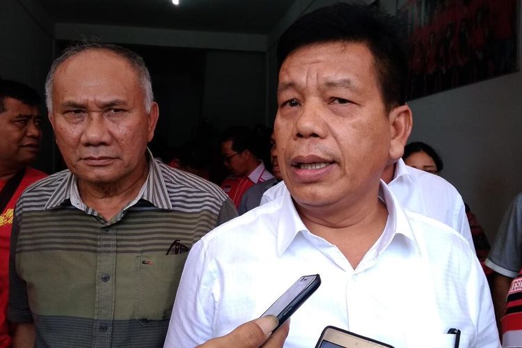 Radiapoh Hasiholan Sinaga ditemui usai mengunjungi kantor DPC PDIP Simalungun di Jalan Asahan, Sabtu 14 September 2019 .