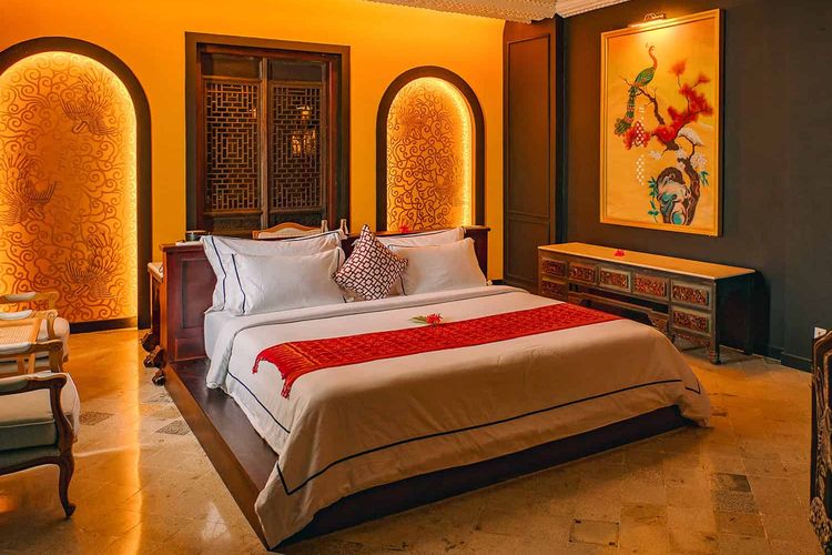 Riverside Suites, salah satu kamar di House of Tugu, Old Town Jakarta.