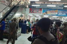 Razia ke Pusat Perbelanjaan, Satgas Covid-19 Bubarkan Kerumunan Warga yang Berbelanja