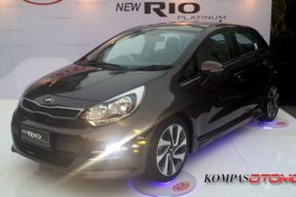 Kia Rio Platinum tampil dengan sejumlah penyegaran dan fitur baru.