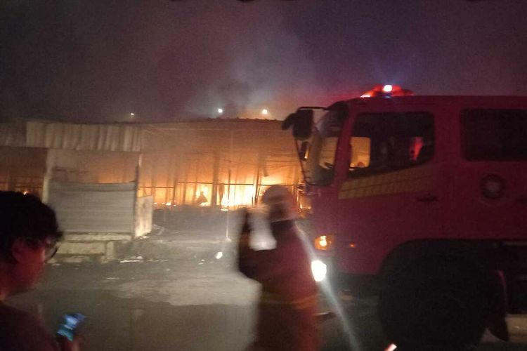 200 Ruko Hangus akibat Kebakaran Pasar Kanjengan Semarang