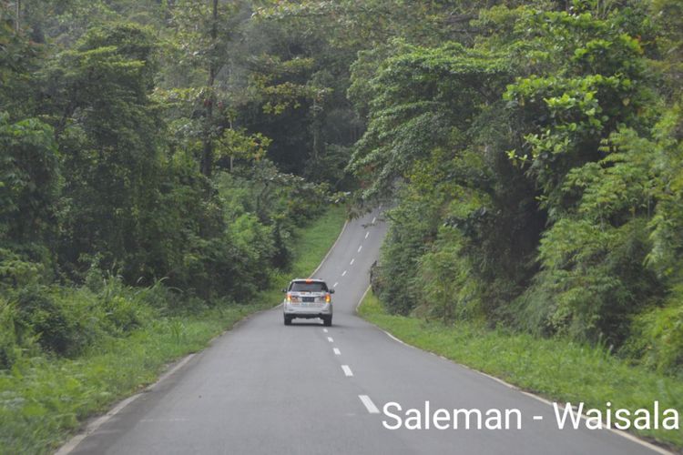 Kondisi jalan Trans Maluku.