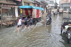 Banjir Rob di Muara Angke Jakut, Warga Diimbau Tak Buang Sampah Sembarangan