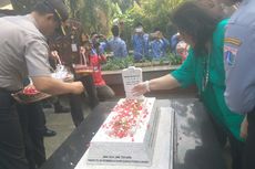 Pemkot Jakarta Selatan Ziarah ke Makam Ade Irma Suryani