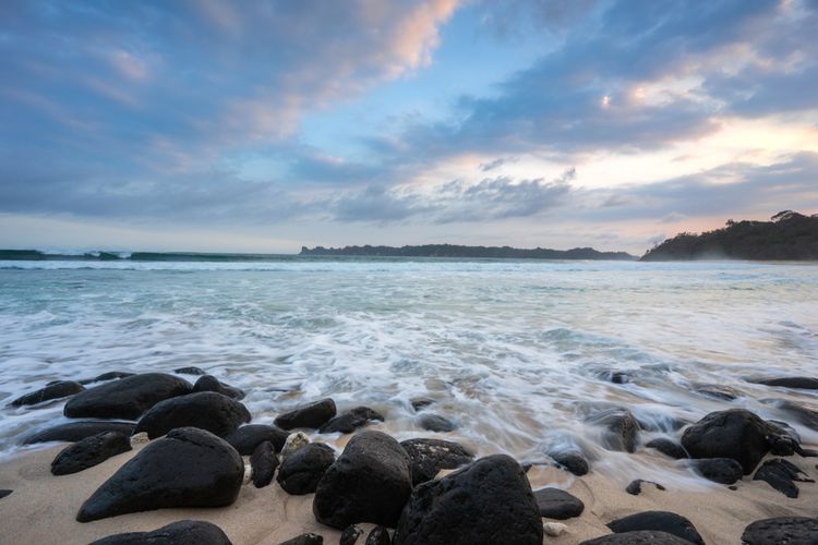 Pantai Sendiki di Kabupaten Malang, Jawa Timur.