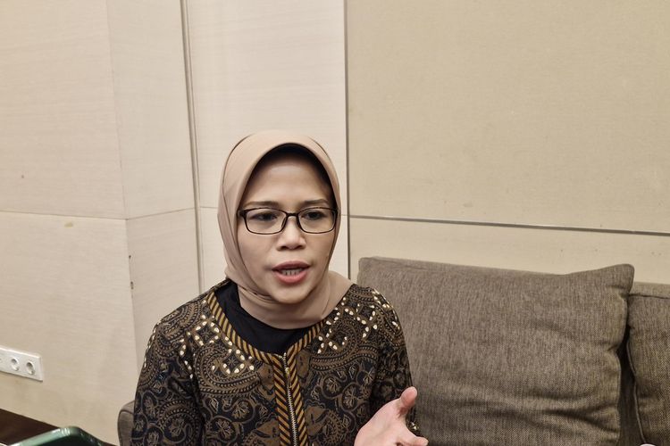 Kadiv SDM dan Litbang KPU Jateng, Mey Nurlela saat diwawancarai di Gets Hotel, Semarang, Rabu (3/7/2024).