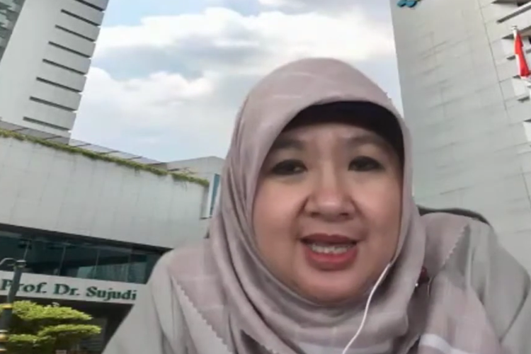 dr. Siti Nadia Tarmizi, M. Epid, Direktur P2PML Kementerian Kesehatan dalam seminar bertajuk Stigma TBC dan Hambatan Sosial Lainnya yang diselenggarakan secara daring oleh Stop TB Partnership Indonesia (STPI) bersama Perhimpunan Organisasi pPasien Tuberkulosis (POP TB) Indonesia dengan dukungan STOP TB Partnership Global pada Senin (14/6). 