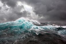 Talud di Pantai Maruni Manokwari Jebol, Air Laut Masuk ke Jalan Trans Papua Barat